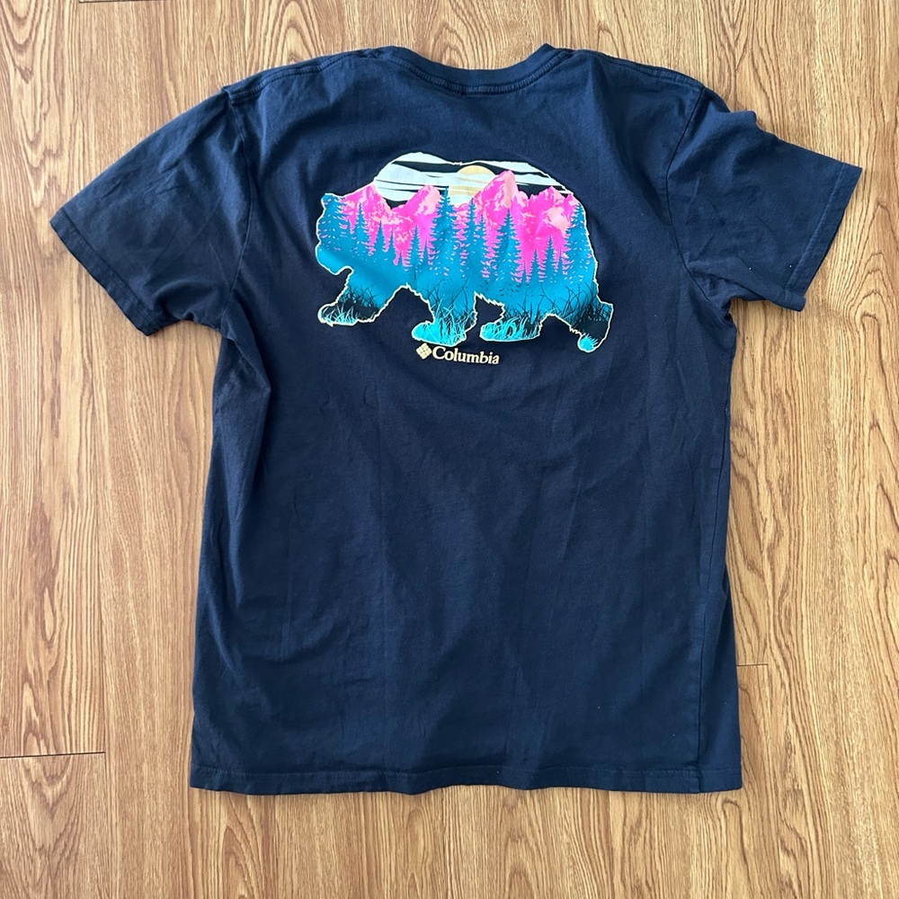 Columbia Navy Blue Graphic T-Shirt